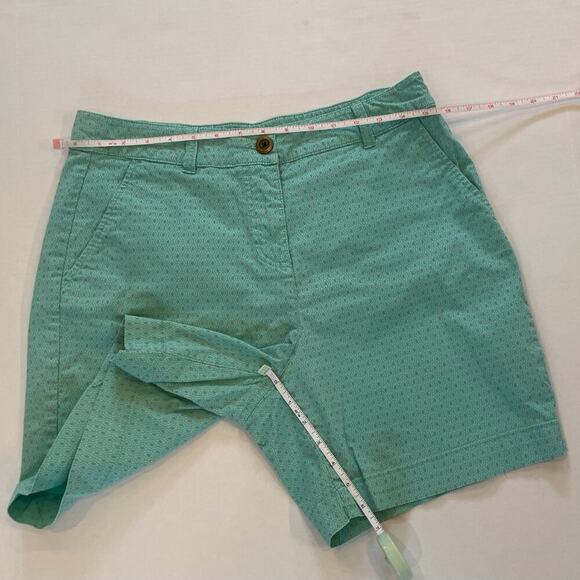 Light Green Cotton Geometric Print Chino Shorts, Pockets, Belt Loops, Size 10 - Picture 9 of 11